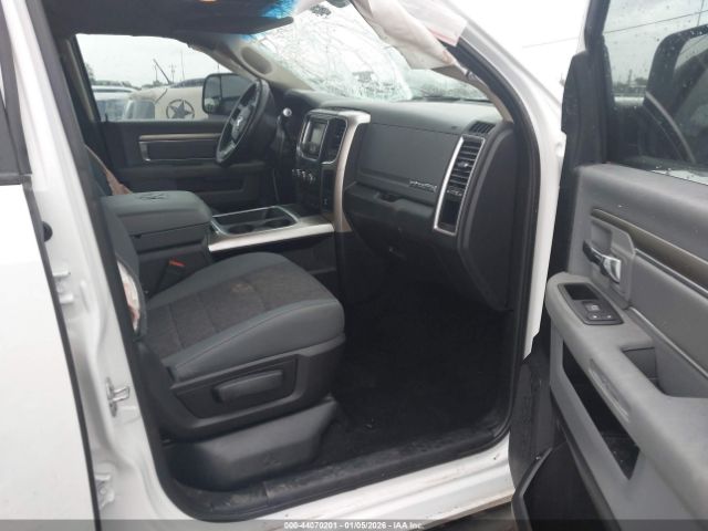 2017 RAM 2500 3C6UR5DL7HG503967 Photo 4