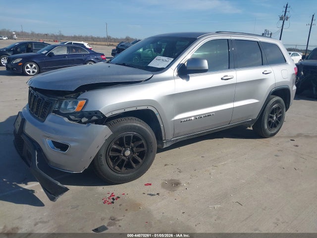 1C4RJFAG8JC180394 Jeep Grand Cherokee Laredo 4x4