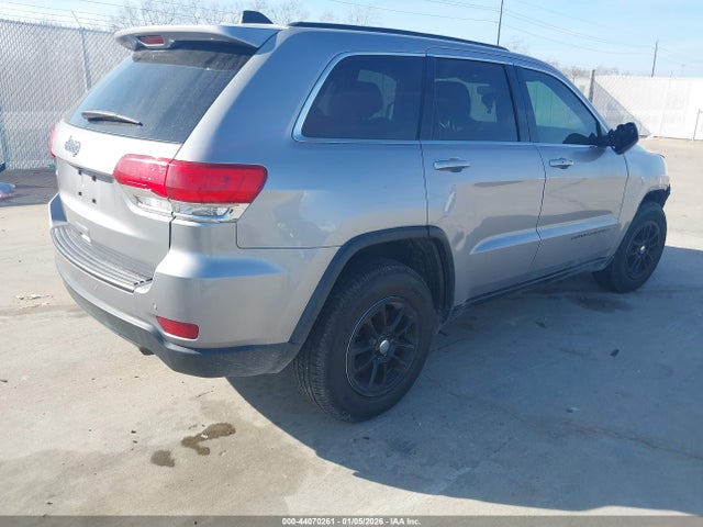 1C4RJFAG8JC180394 Jeep Grand Cherokee Laredo 4x4