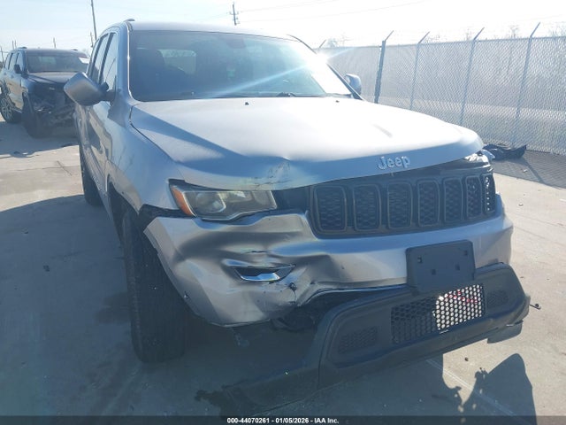 1C4RJFAG8JC180394 Jeep Grand Cherokee Laredo 4x4