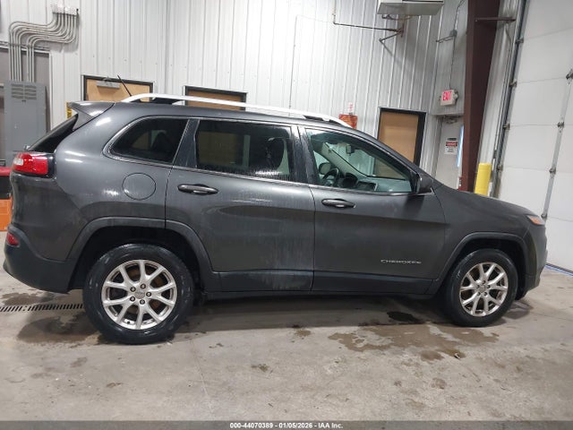 1C4PJMCB6FW714947 Jeep Cherokee Latitude