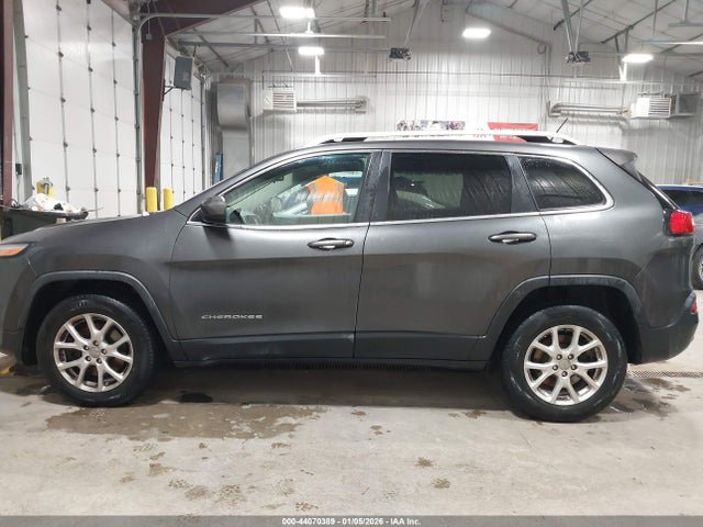 1C4PJMCB6FW714947 Jeep Cherokee Latitude