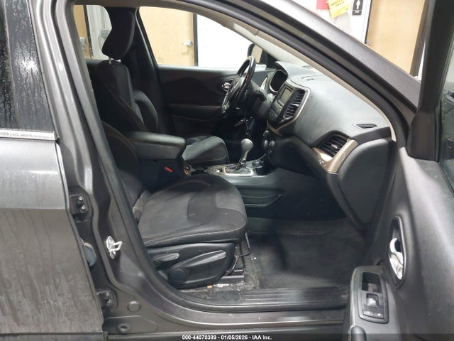 1C4PJMCB6FW714947 Jeep Cherokee Latitude