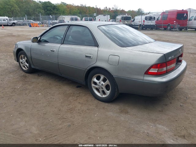 2000 LEXUS ES 300 JT8BF28G3Y0288787 Photo 2