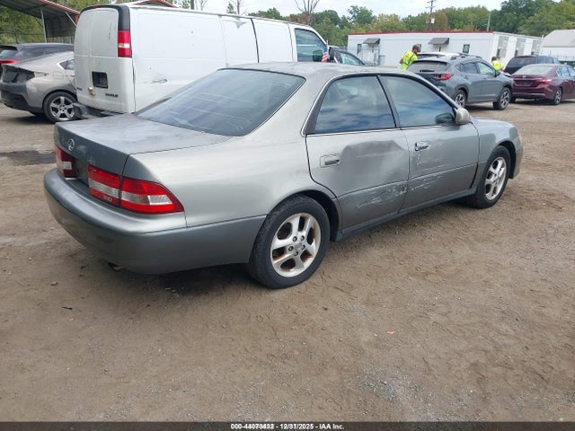 2000 LEXUS ES 300 JT8BF28G3Y0288787 Photo 3