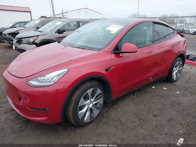 2021 TESLA MODEL Y 5YJYGDEE8MF117956 Photo 1