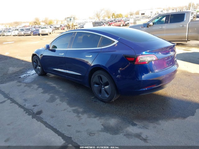 2018 TESLA MODEL 3 5YJ3E1EB3JF090276 Photo 2