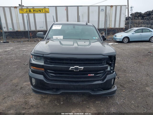 1GCVKREC0JZ113791 Chevrolet Silverado 1500 2lt