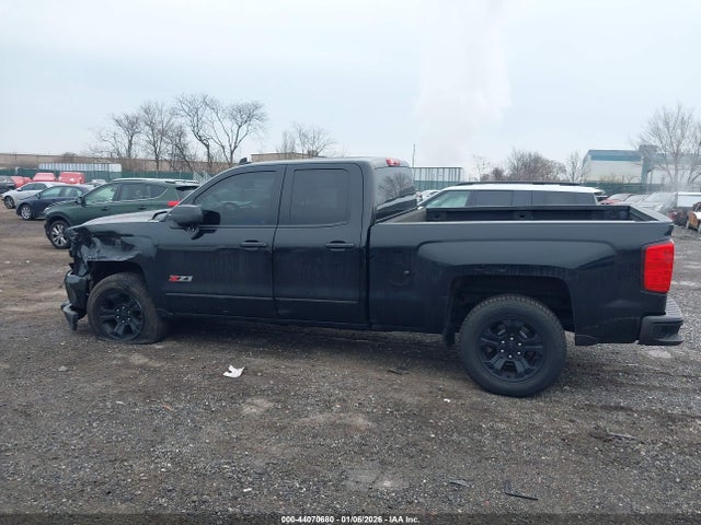 1GCVKREC0JZ113791 Chevrolet Silverado 1500 2lt