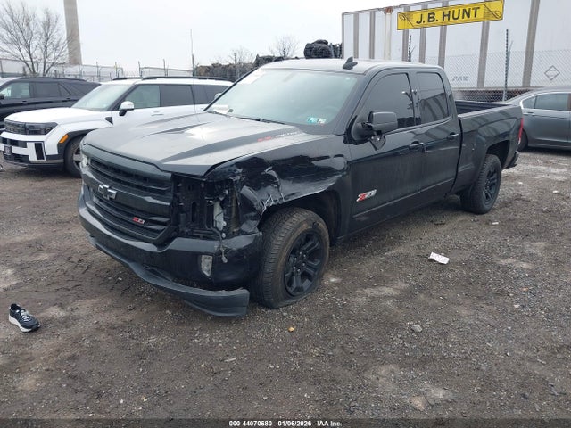 1GCVKREC0JZ113791 Chevrolet Silverado 1500 2lt