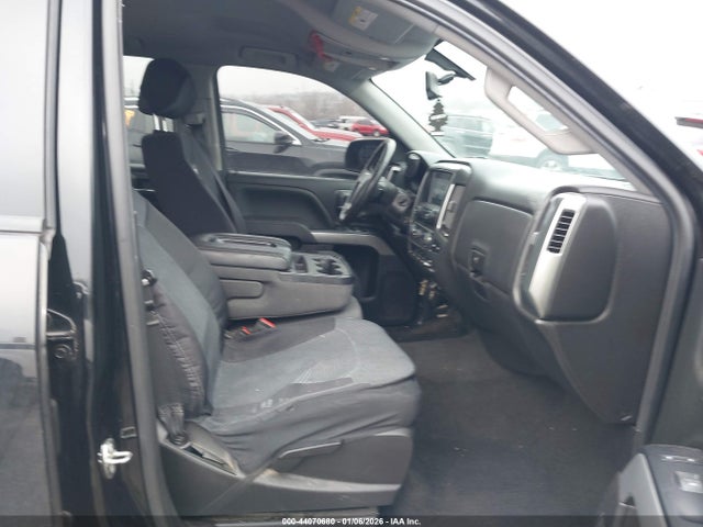 1GCVKREC0JZ113791 Chevrolet Silverado 1500 2lt