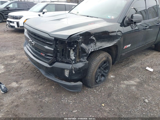 1GCVKREC0JZ113791 Chevrolet Silverado 1500 2lt