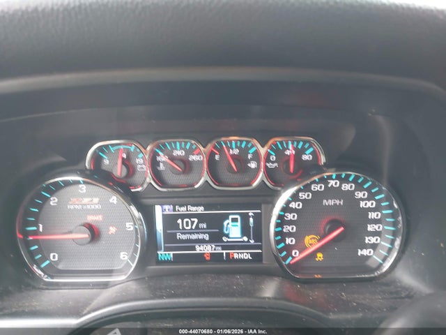 1GCVKREC0JZ113791 Chevrolet Silverado 1500 2lt