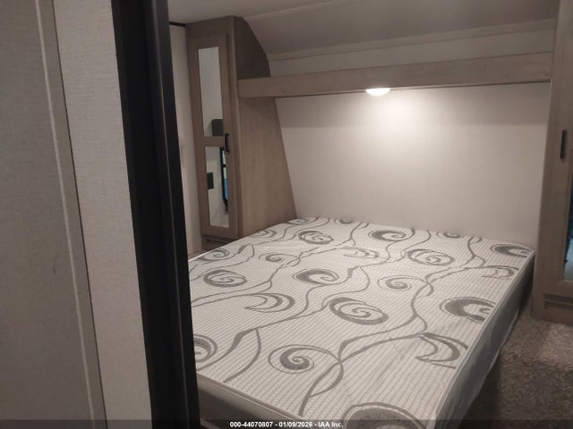 44070807 :رقم المزاد ، 4YDT28R29M7246288 vin ، 2021 Keystone Rv Hideout Luxury 28rks Travel Travel مزاد بيع