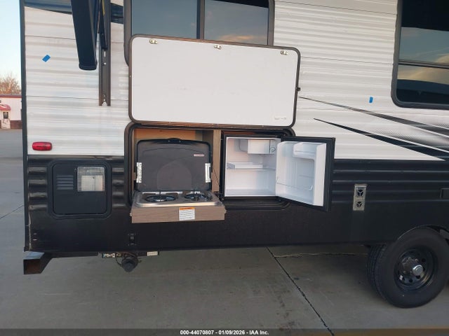 44070807 :رقم المزاد ، 4YDT28R29M7246288 vin ، 2021 Keystone Rv Hideout Luxury 28rks Travel Travel مزاد بيع