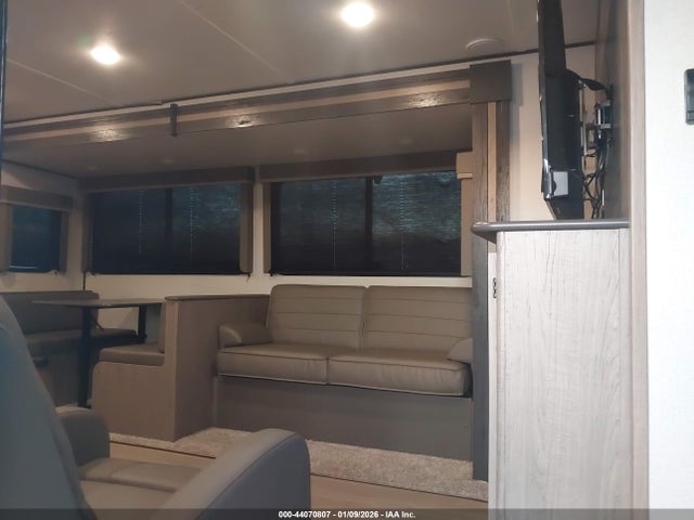 44070807 :رقم المزاد ، 4YDT28R29M7246288 vin ، 2021 Keystone Rv Hideout Luxury 28rks Travel Travel مزاد بيع