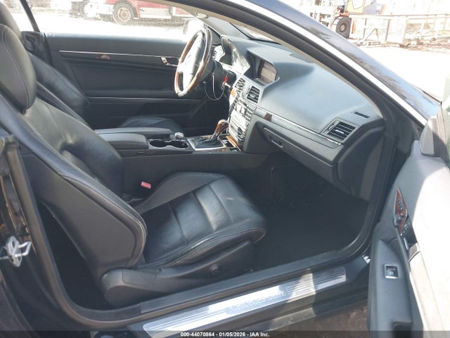 44070864 :رقم المزاد ، WDDKJ5GB2BF087643 vin ، 2011 Mercedes-benz E 350 مزاد بيع