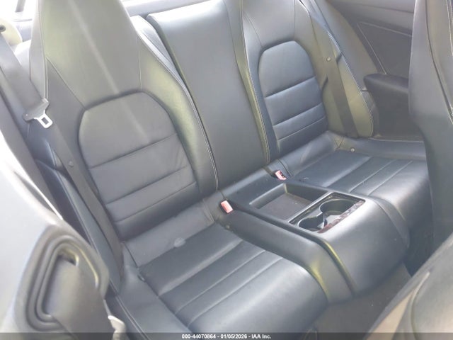 44070864 :رقم المزاد ، WDDKJ5GB2BF087643 vin ، 2011 Mercedes-benz E 350 مزاد بيع