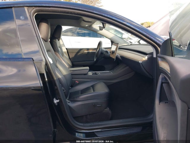 2023 TESLA MODEL Y 7SAYGDEE0PA044022 Photo 4
