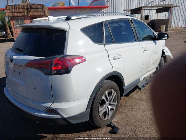 2017 TOYOTA RAV4 JTMZFREV7HJ709271 Photo 3