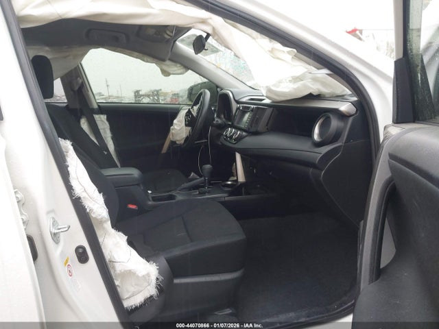 2017 TOYOTA RAV4 JTMZFREV7HJ709271 Photo 4