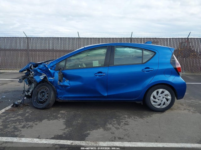 Toyota Prius C Two 2016 JTDKDTB3XG1132516 Image 15