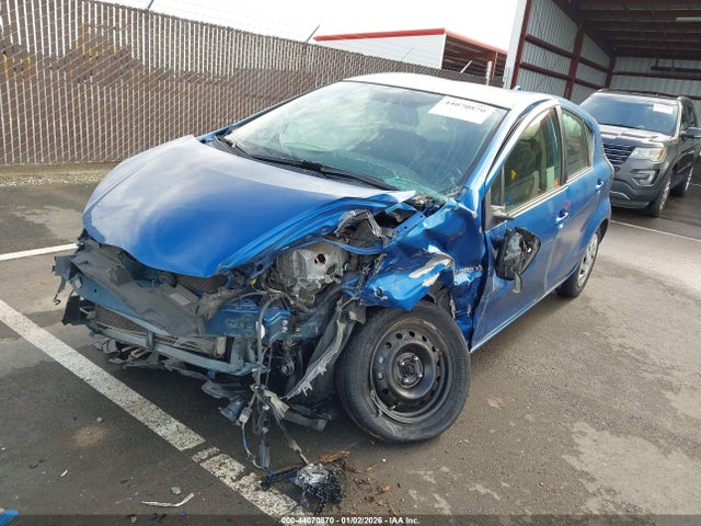 Toyota Prius C Two 2016 JTDKDTB3XG1132516 Image 2