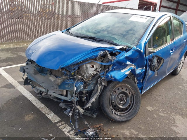 Toyota Prius C Two 2016 JTDKDTB3XG1132516 Image 6