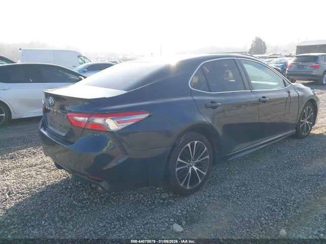 4T1B11HK2JU570475 Toyota CAMRY SE