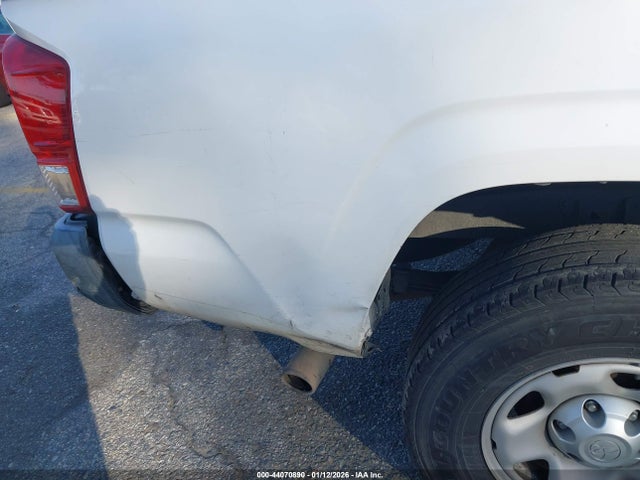 5TFRX5GN5JX109676 Toyota Tacoma Sr