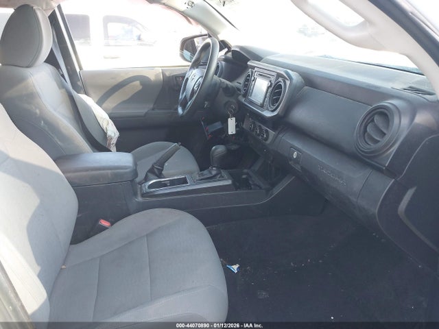 5TFRX5GN5JX109676 Toyota Tacoma Sr