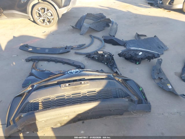 Toyota C-HR XLE 2021 NMTKHMBX3MR139480 Image 18