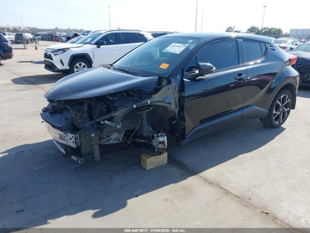 Toyota C-HR XLE 2021 NMTKHMBX3MR139480 Image 2