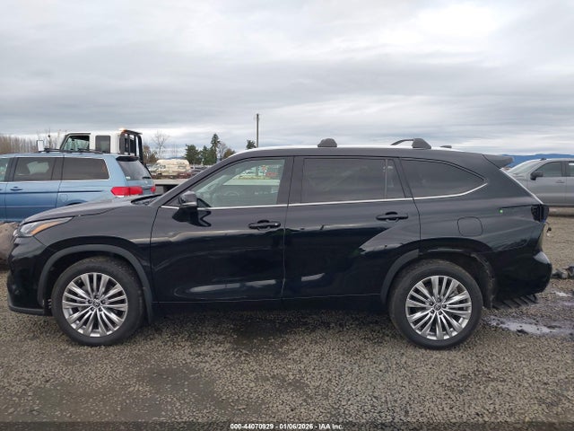 Toyota Highlander Platinum 2023 5TDKDRBH9PS039052 Image 15