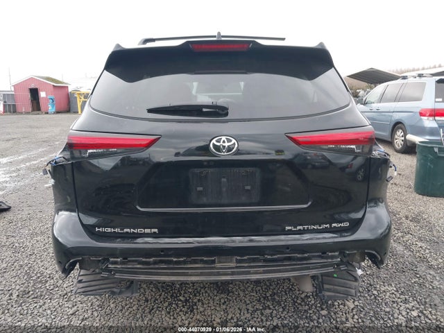 Toyota Highlander Platinum 2023 5TDKDRBH9PS039052 Image 17