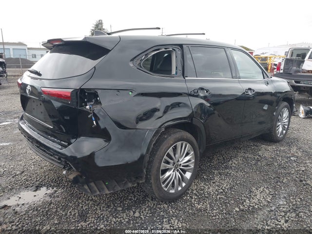 Toyota Highlander Platinum 2023 5TDKDRBH9PS039052 Image 4