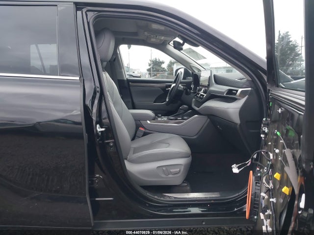 Toyota Highlander Platinum 2023 5TDKDRBH9PS039052 Image 5