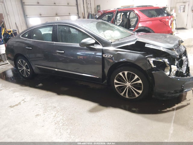 44071015 :رقم المزاد ، 1G4ZP5SS2HU158046 vin ، 2017 Buick Lacrosse Essence مزاد بيع