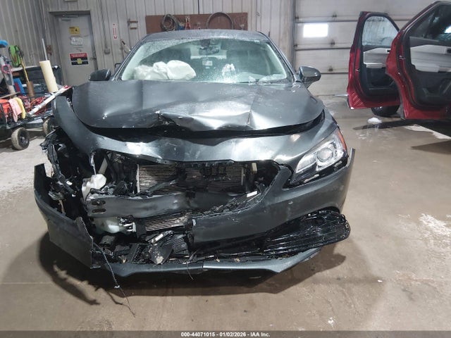 44071015 :رقم المزاد ، 1G4ZP5SS2HU158046 vin ، 2017 Buick Lacrosse Essence مزاد بيع