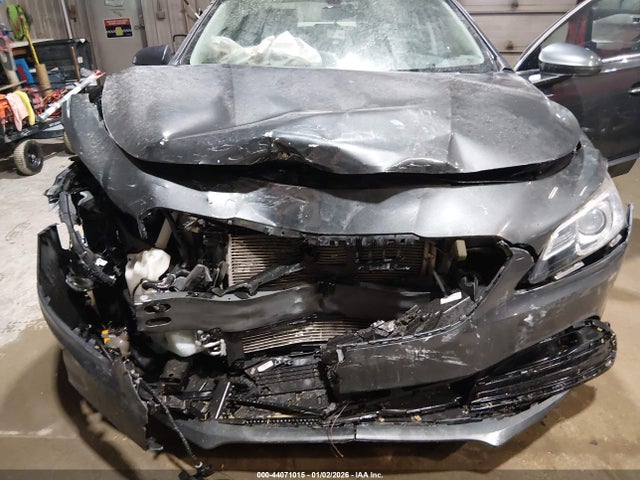 44071015 :رقم المزاد ، 1G4ZP5SS2HU158046 vin ، 2017 Buick Lacrosse Essence مزاد بيع
