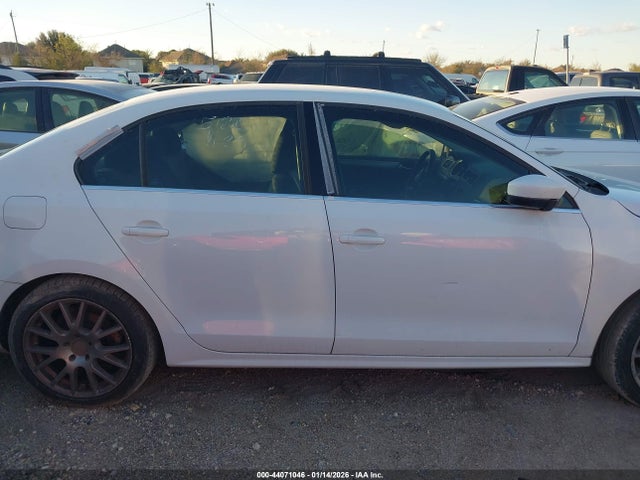 44071046 :رقم المزاد ، 3VW2B7AJXHM350986 vin ، 2017 Volkswagen Jetta 1.4t S مزاد بيع