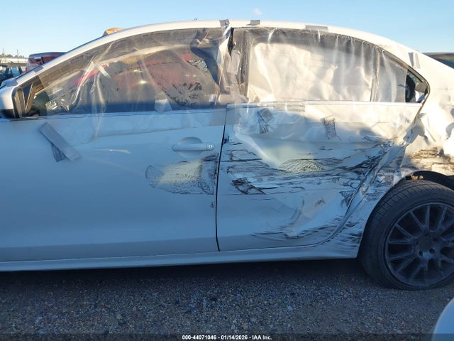 44071046 :رقم المزاد ، 3VW2B7AJXHM350986 vin ، 2017 Volkswagen Jetta 1.4t S مزاد بيع