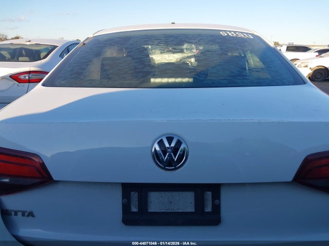 44071046 :رقم المزاد ، 3VW2B7AJXHM350986 vin ، 2017 Volkswagen Jetta 1.4t S مزاد بيع