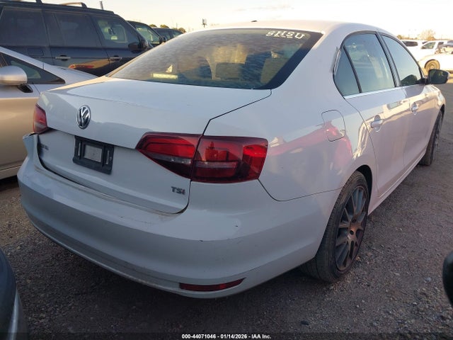 44071046 :رقم المزاد ، 3VW2B7AJXHM350986 vin ، 2017 Volkswagen Jetta 1.4t S مزاد بيع