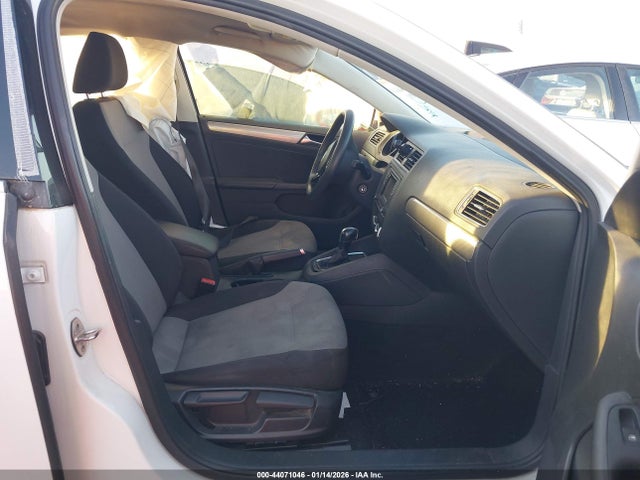 44071046 :رقم المزاد ، 3VW2B7AJXHM350986 vin ، 2017 Volkswagen Jetta 1.4t S مزاد بيع