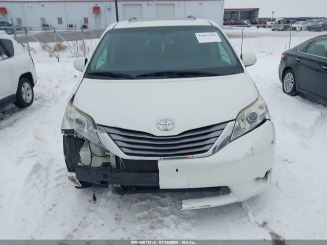 5TDYK3DC2FS541284 Toyota Sienna Xle 8 Passenger