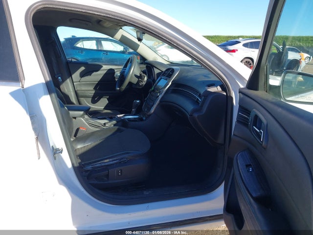 Chevrolet MALIBU 1LT 2015 1G11C5SL3FF136945 Image 5