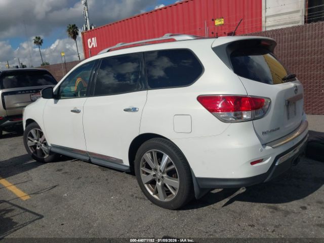 2014 NISSAN PATHFINDER 5N1AR2MN8EC681263 Photo 2