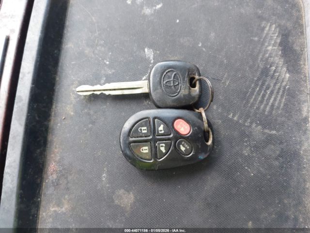 2011 TOYOTA SIENNA 5TDDK3DC9BS003982 Photo 10