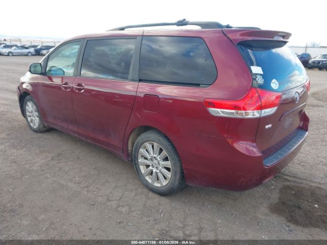 2011 TOYOTA SIENNA 5TDDK3DC9BS003982 Photo 2